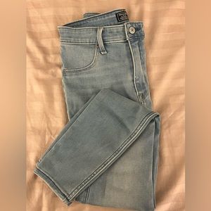Abercrombie skinny jeans - light wash and super stretchy